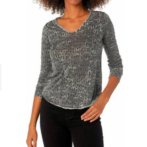 Women's William Rast Cooper Henley Charcoal Cheetah Henley Tee Shirt Medium NWT - Picture 1 of 6